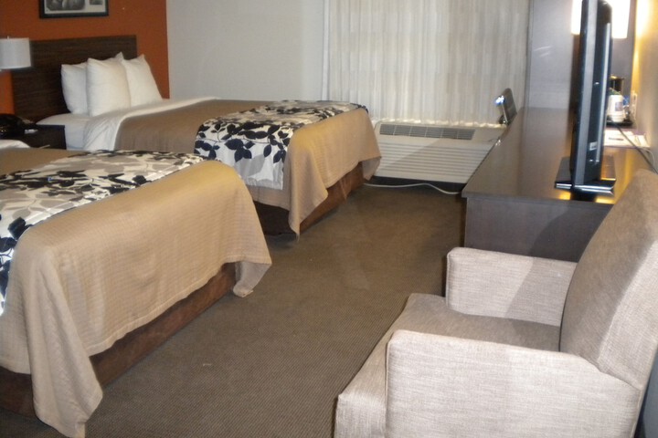 2 Double Beds (7 of 10)