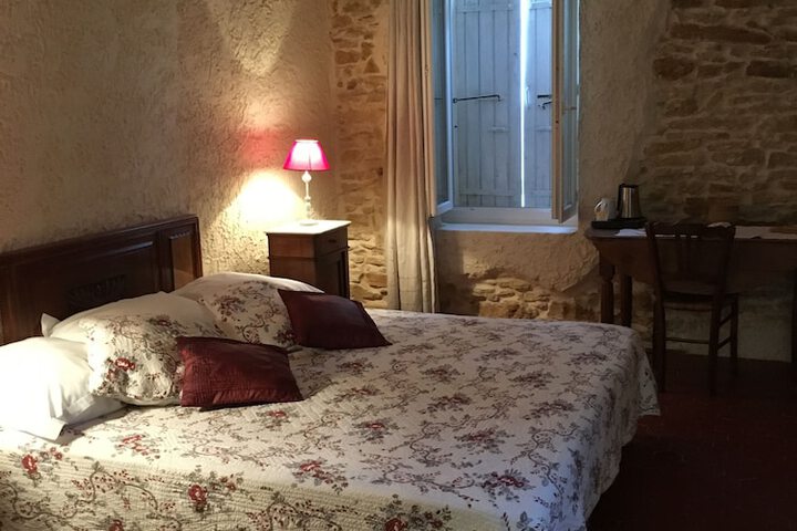 Room 9 of 98