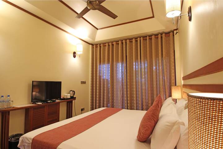 Room 4 of 107
