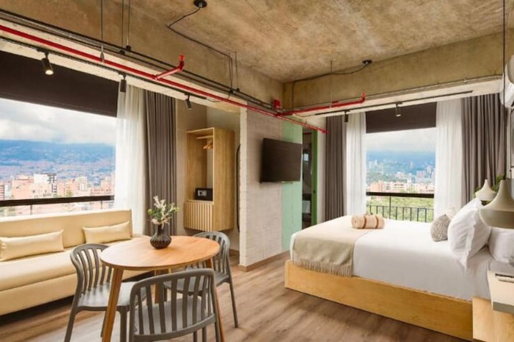Room 16 of 36