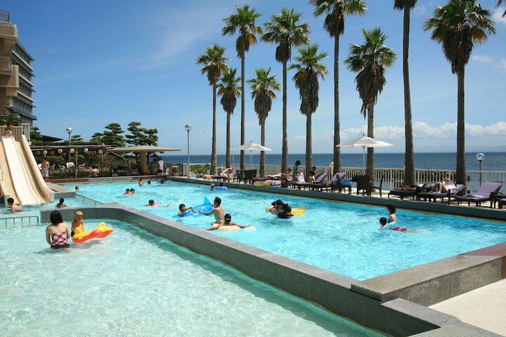 Hotel Pool