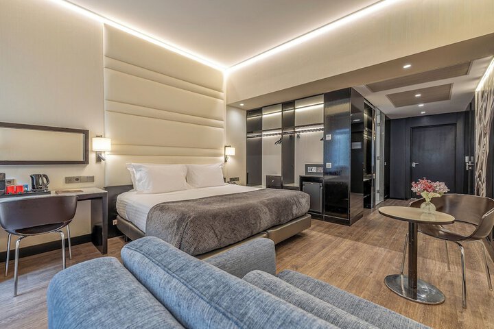 Room 31 of 143