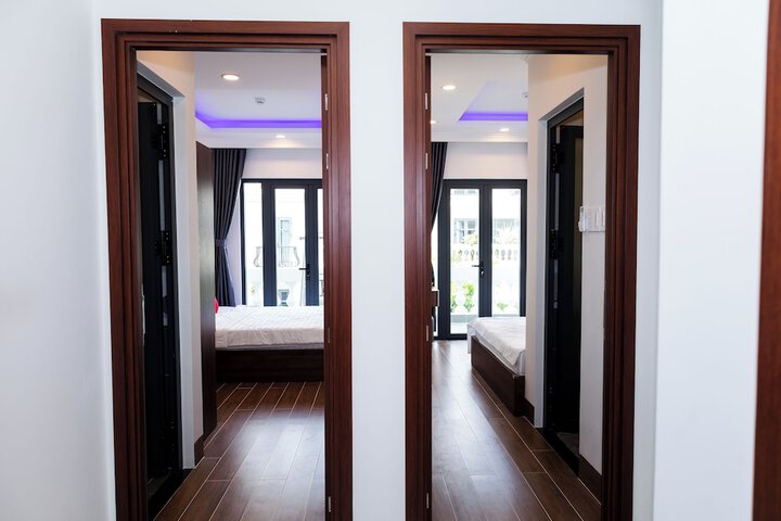 Room 13 of 23
