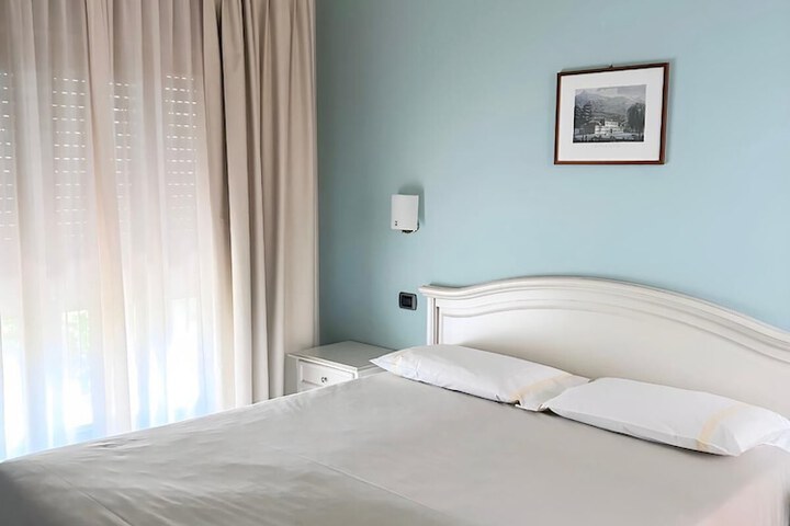 Room 8 of 41