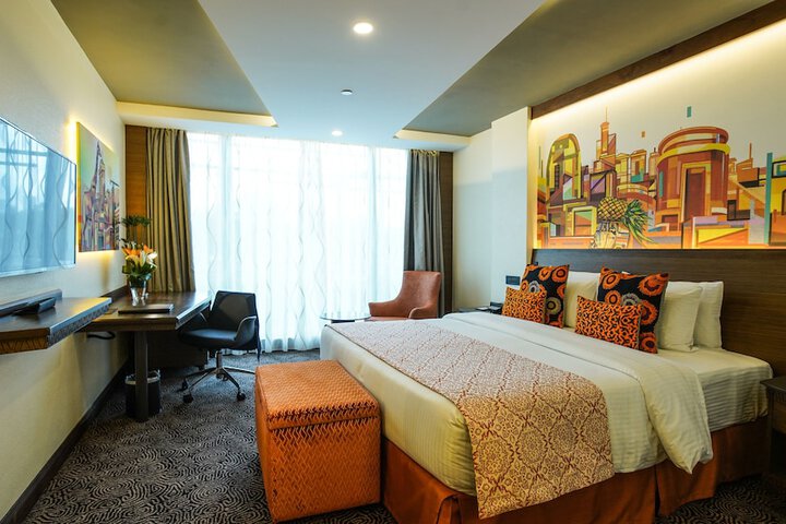 Room 8 of 117