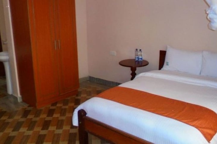 Room 5 of 25