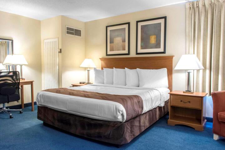 2 Double Beds Hearing Accessible Room (5 of 12)