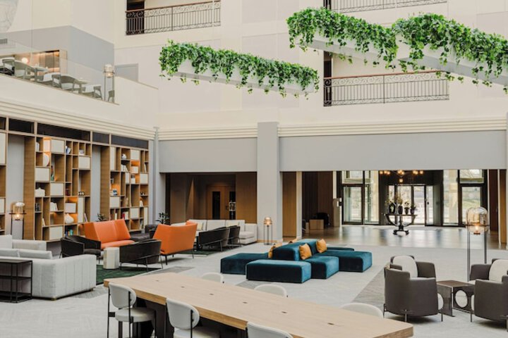 Entrance & Lobby