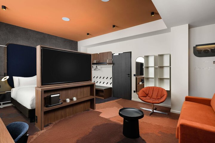 Room 50 of 170