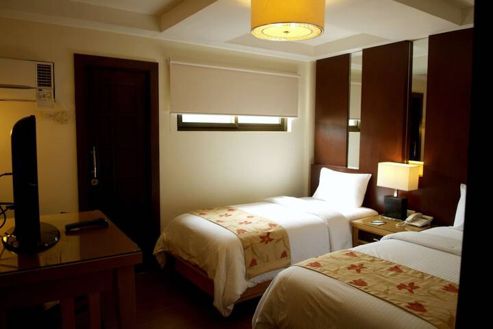 Room 17 of 38