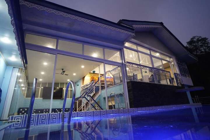 Pool 37 of 47