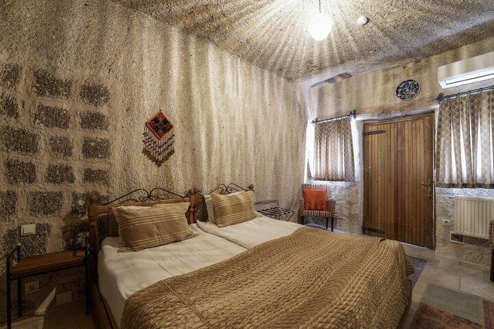 Room 16 of 180