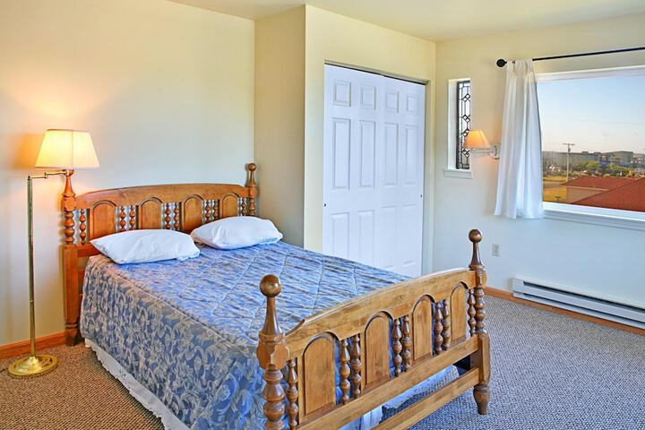 Room 5 of 11