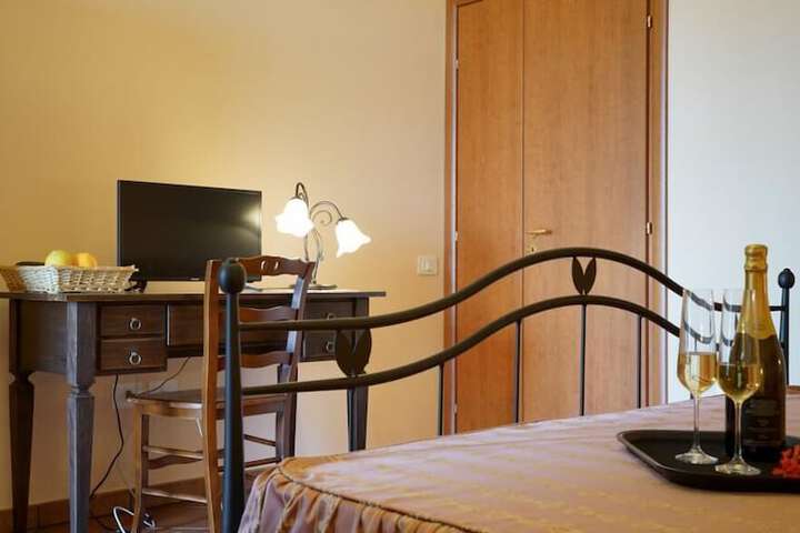 Room 6 of 51