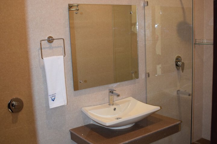 Room 8 of 17