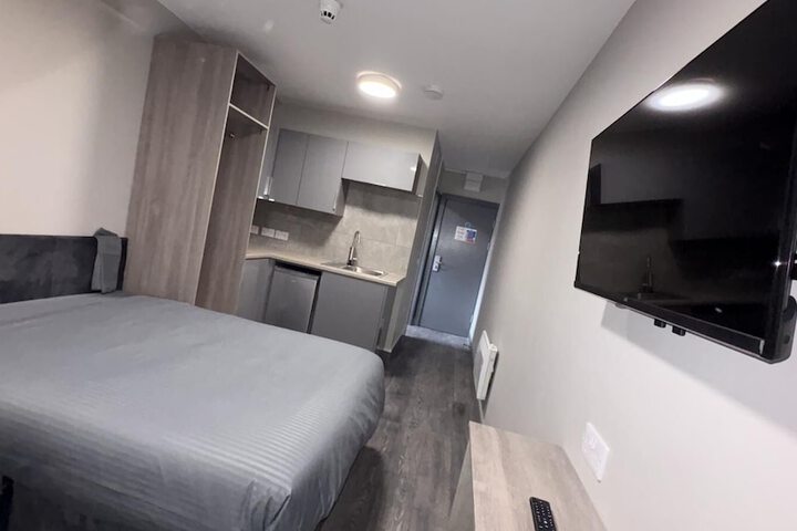 Room 8 of 21