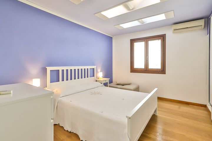 Room 14 of 24