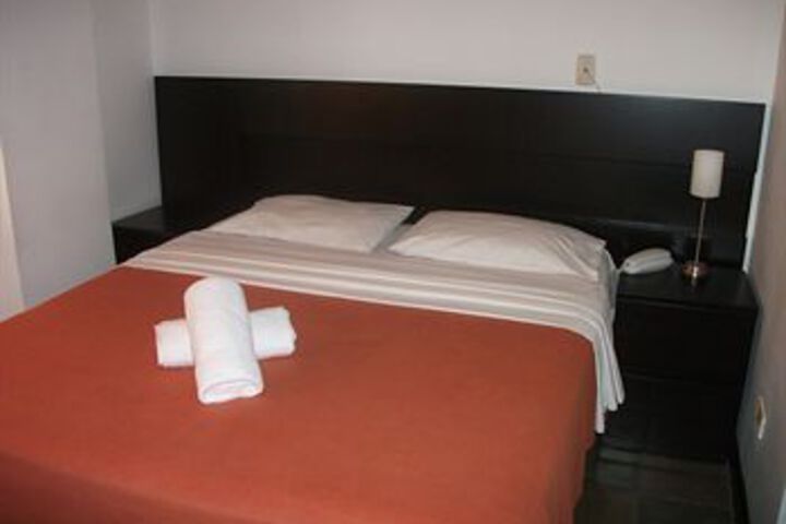 Room 16 of 25