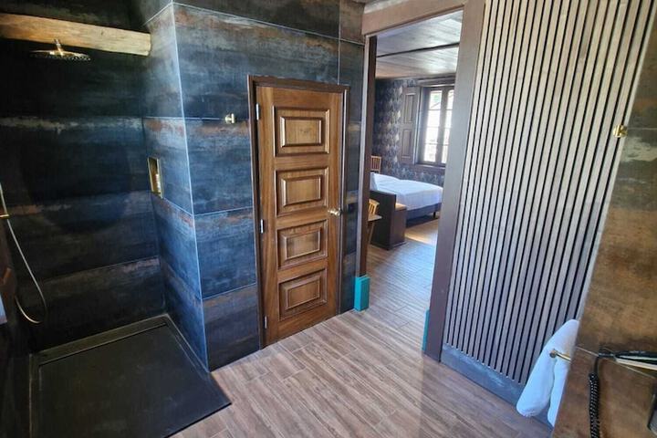 Room 24 of 61