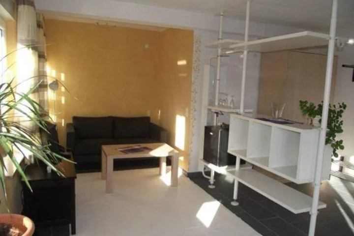 Room 11 of 22