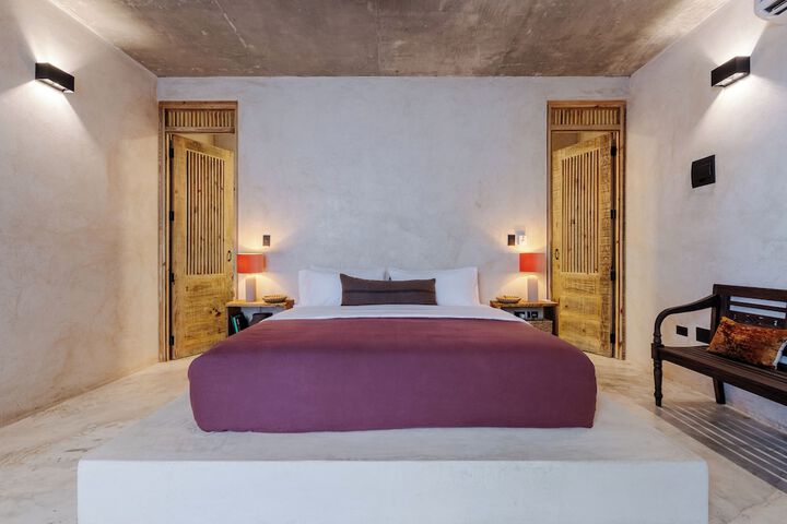 Room 42 of 99