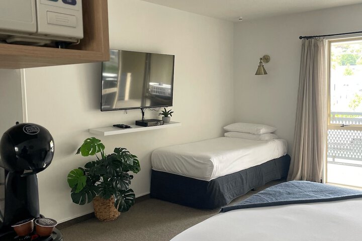 Room 11 of 85
