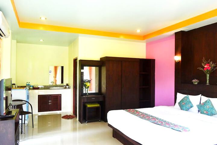 Room 9 of 68