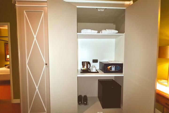 Room 25 of 61