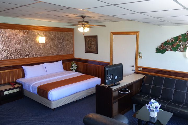 Room 11 of 31