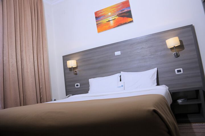Room 16 of 41
