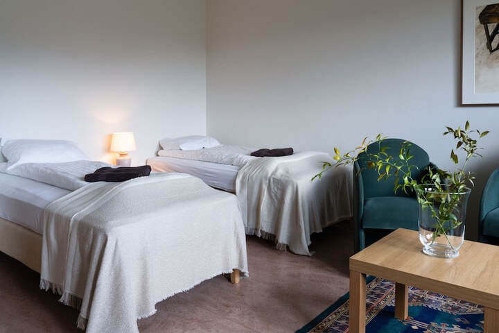 Room 10 of 74