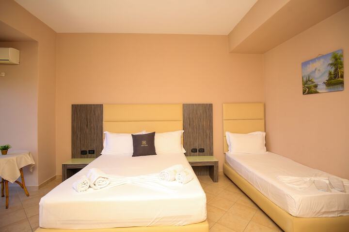 Room 52 of 218