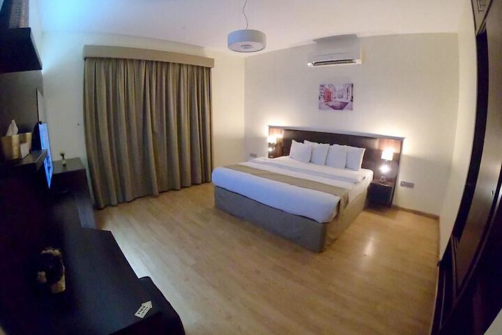 Room 19 of 39