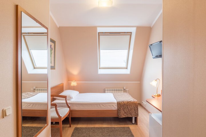 Room 8 of 39