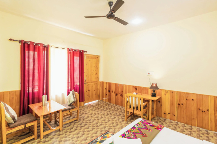 Room 3 of 9