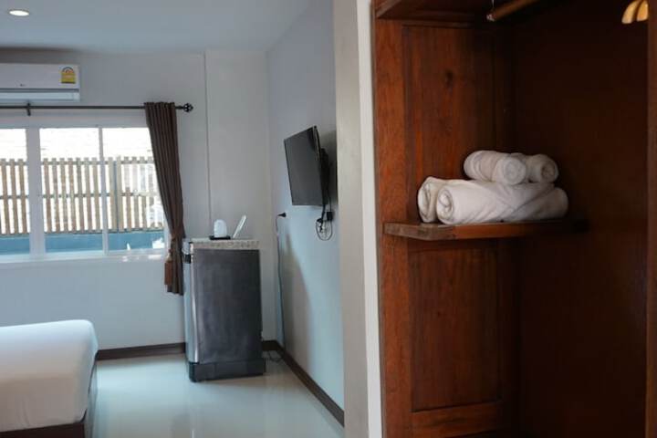 Room 37 of 67