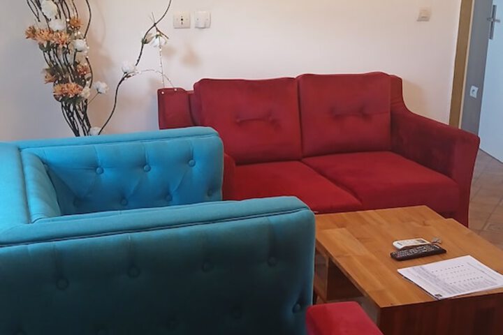 Room 12 of 21