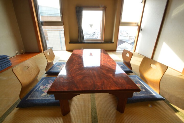 Room 10 of 97