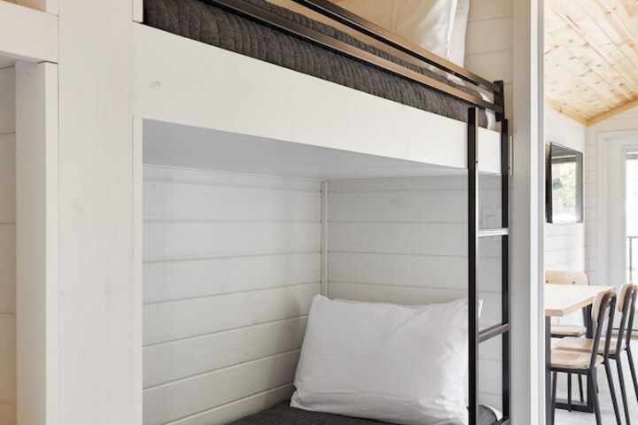 Room 18 of 52