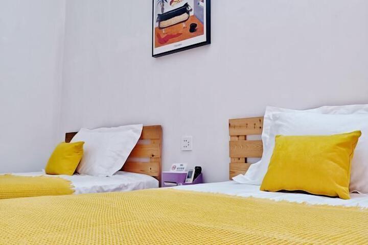 Room 50 of 62