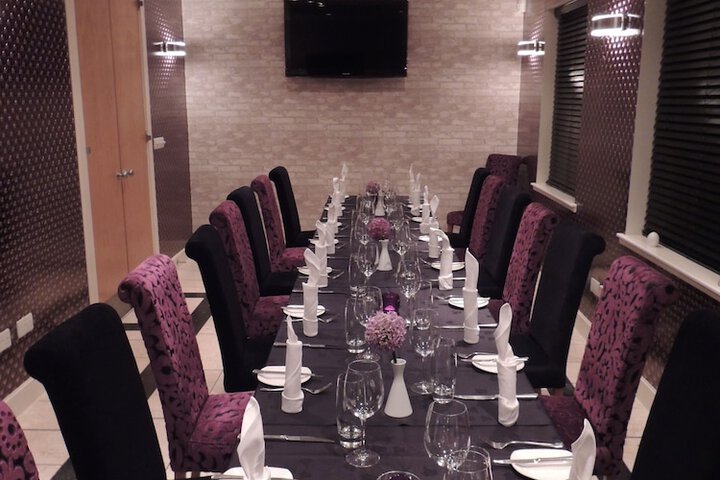 Dining 17 of 31
