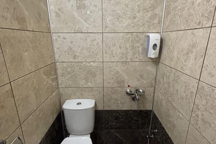 Room 3 of 27