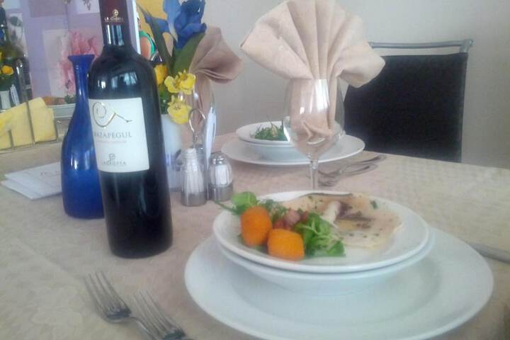 Dining 35 of 59