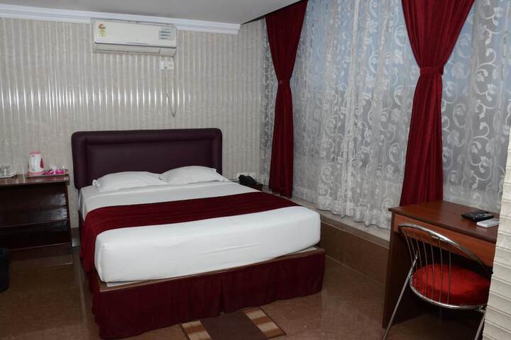 Room 22 of 41