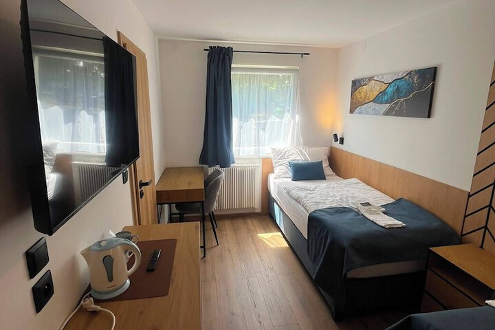 Room 35 of 91