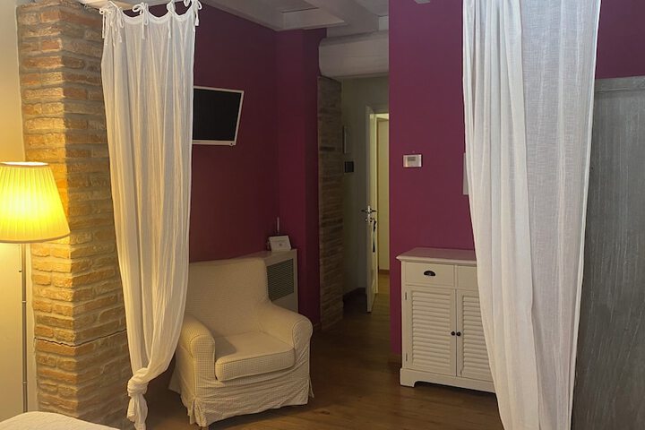 Room 21 of 44