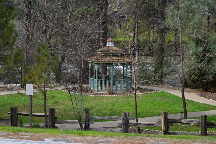 Property Grounds 41 of 51