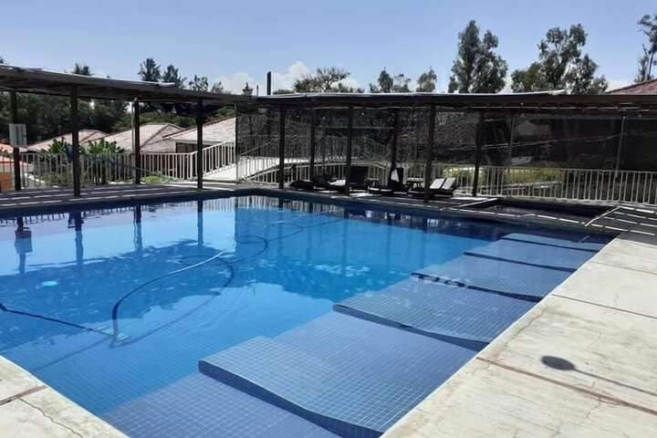 Hotel Pool