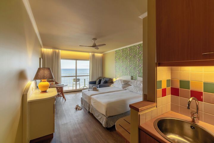 Room 10 of 42