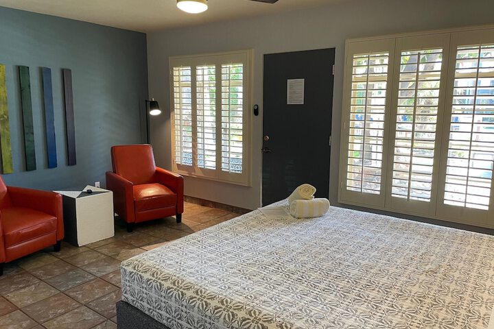 Room 8 of 30